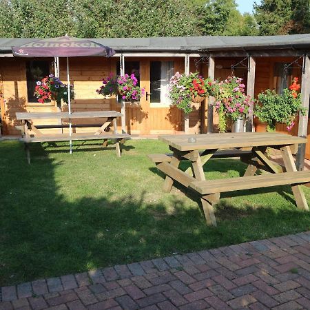 Homeside B&B Силверстон Экстерьер фото