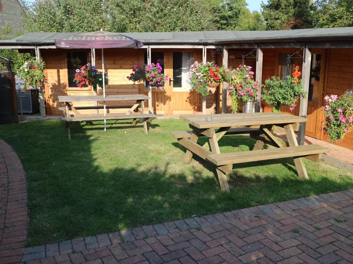 Homeside B&B Силверстон Экстерьер фото